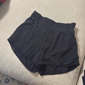 Lululemon Hotty Hot High-Rise Lined Short Size 6